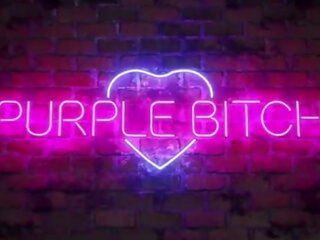 Cosplay mademoiselle are în primul rând sex film cu o fan de violet streetwalker