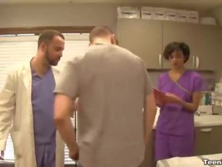 Teen-sexy sykepleier sæd extraction
