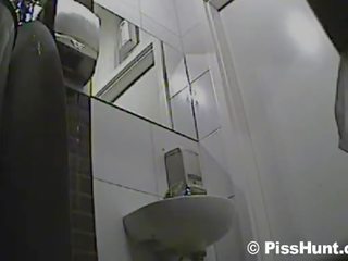 מצלמה נסתרת חדר אמבטיה