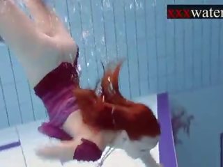 Rauchen sensationell russisch rotschopf im die schwimmbad <span class=duration>- 7 min</span>
