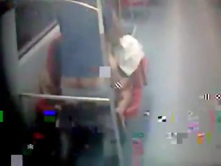 Vídeo flagra casal fazendo sexo em trem em sp (realmente sem tarja) videolog calangopreto2