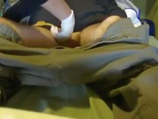 Enfermeira bate uma punheta 파라 o tetraplegico